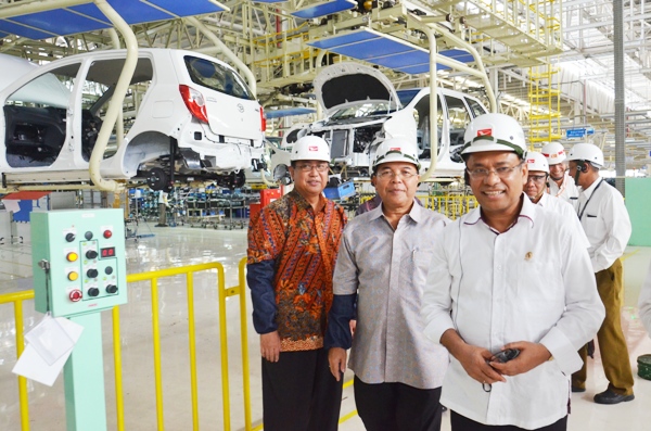 Pasar Mobil Asean Tumbuh Moderat, Ekspor Indonesia Melaju Kuat